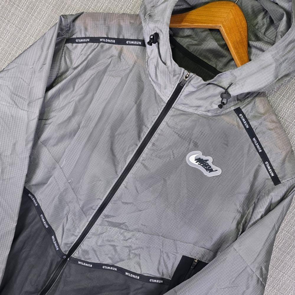 Nike Wild Run Windrunner Jacket Mens Large Grey Ripstop Hooded Running Techwear